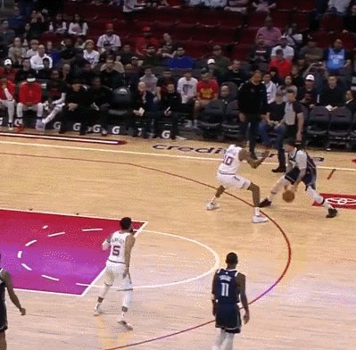 星空体育-东契奇三节47分上演魔法秀 独行侠7连胜露冠军相