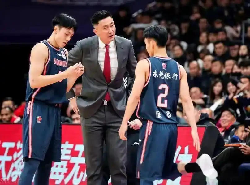 星空体育官网-3号状态回暖，2号又迷失了！8中2+4失误，被四川19岁菜鸟打爆了