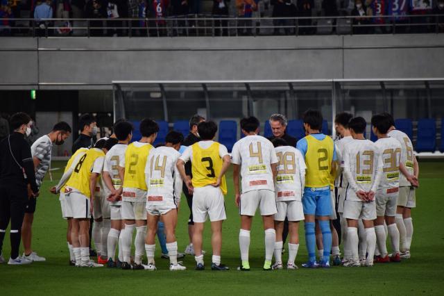 温格第二？日本外教赢球后 接着给大学生对手上课