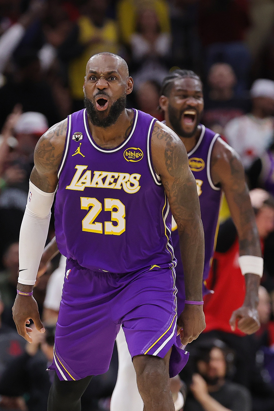 星空体育app-湖人需要全力詹最后一搏！41岁的他能带队撑到东契奇回归吗？